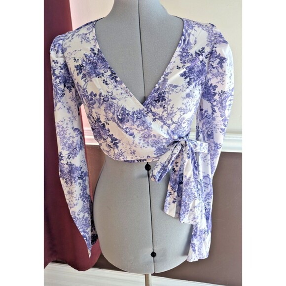 Pretty Little Thing Purple Toille Crop Wrap Top Puff‎ Sleeve Sz 4 - Picture 1 of 8